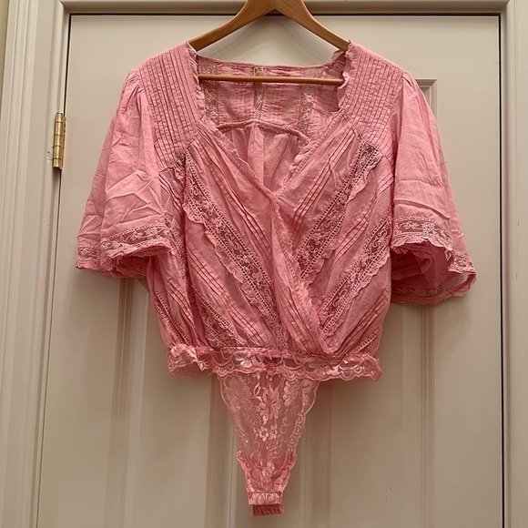 Free People Pink Short Sleeve Bodysuit SzS - Picture 1 of 10